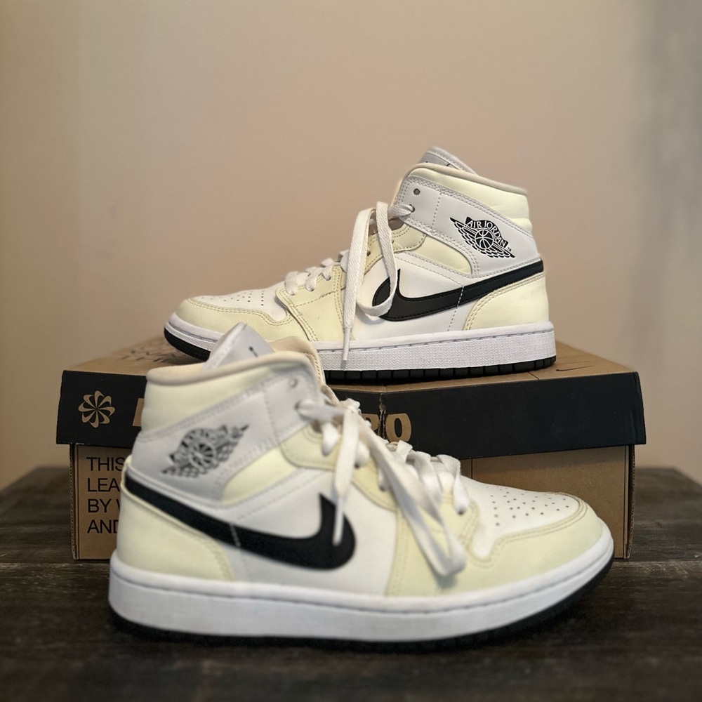 Women’s Air Jordan 1 Mid ‘Coconut Milk’